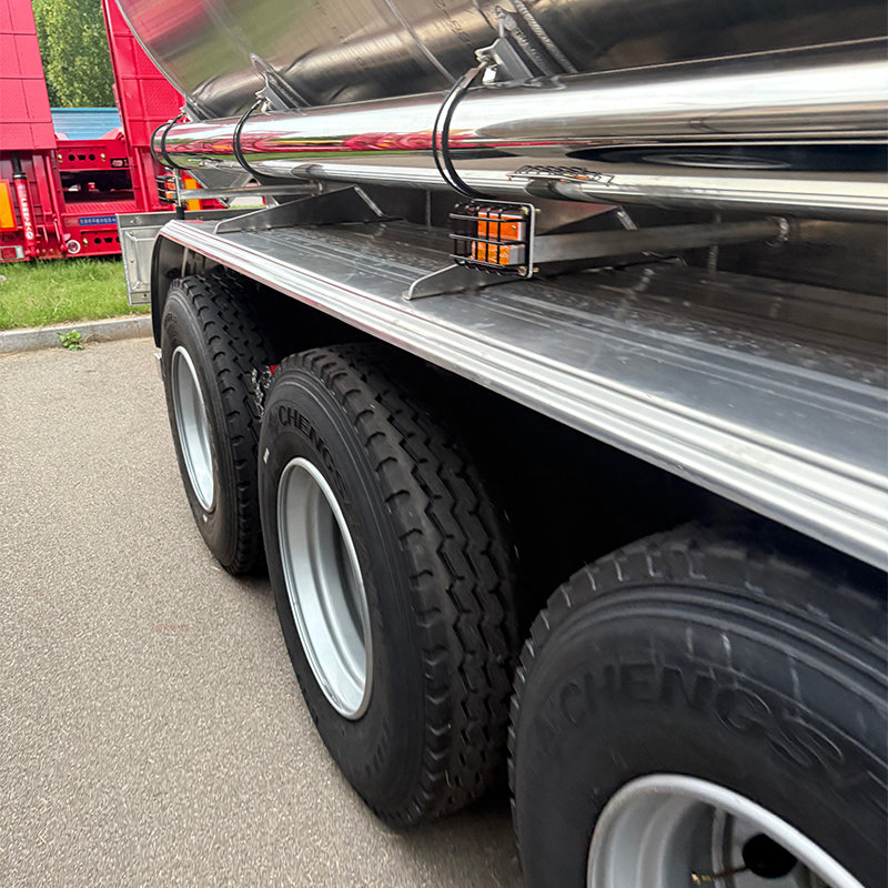 45m³ 4 Compartment Aluminum Alloy Tanker Semi Trailer - 图片 4