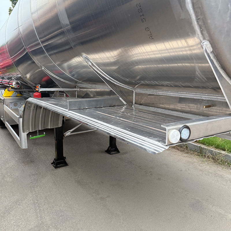 45m³ 4 Compartment Aluminum Alloy Tanker Semi Trailer - 图片 7